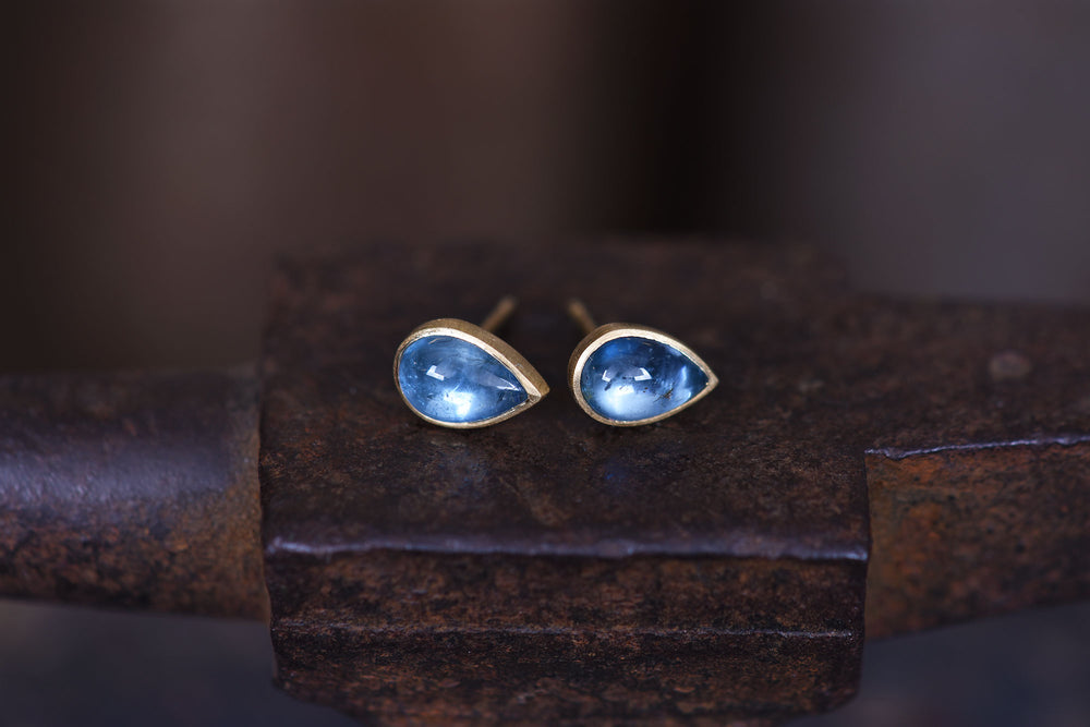 Puri Stud Earrings