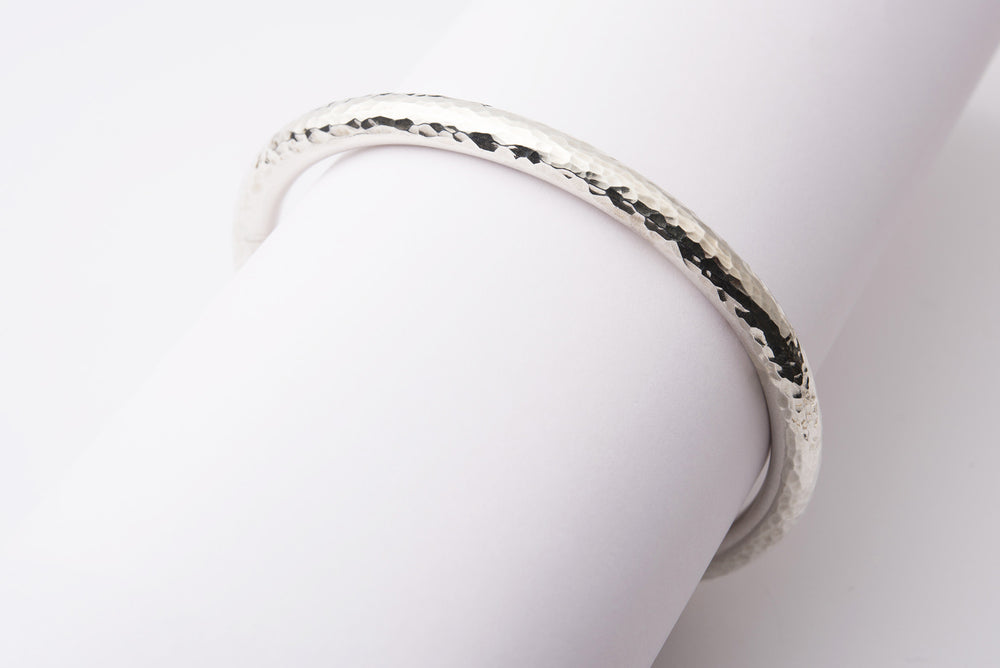 Armilla Round Silver Bangle