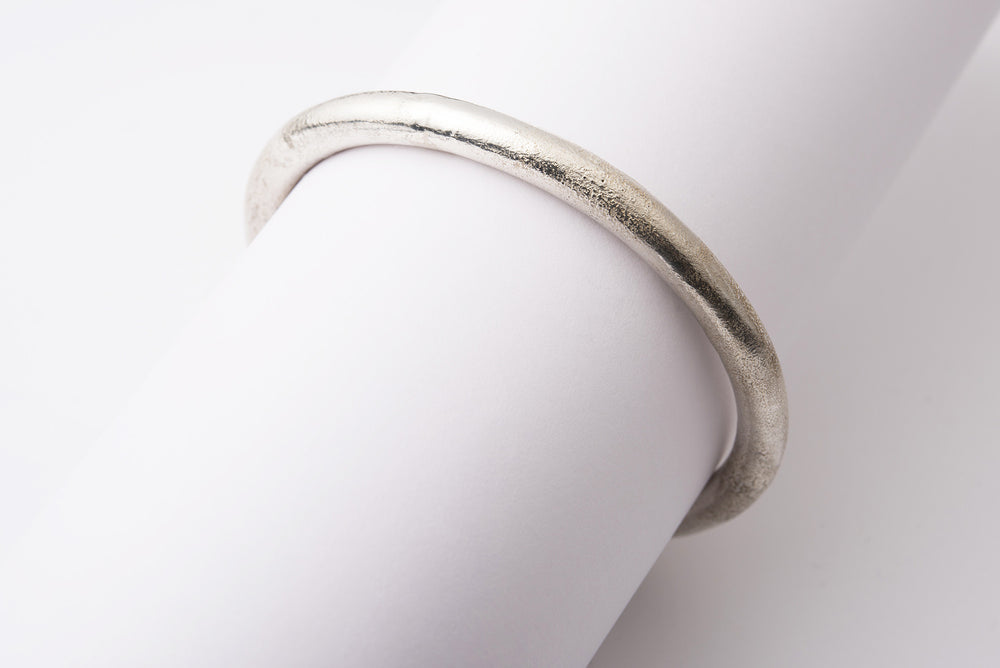 Armilla Round Silver Bangle