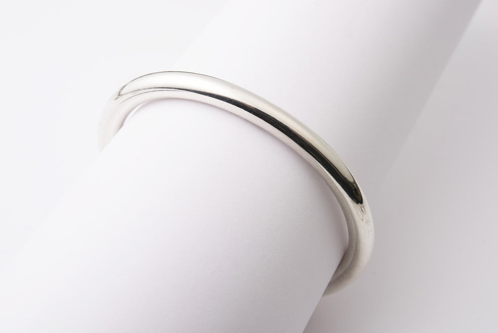 Armilla Round Silver Bangle